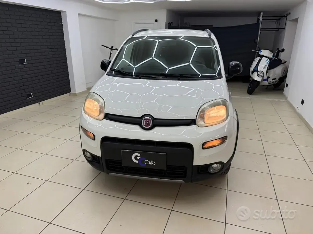 Usata Fiat Panda 4x4 S 75 CV (55 kW) 2013 Bianco Utilitaria
