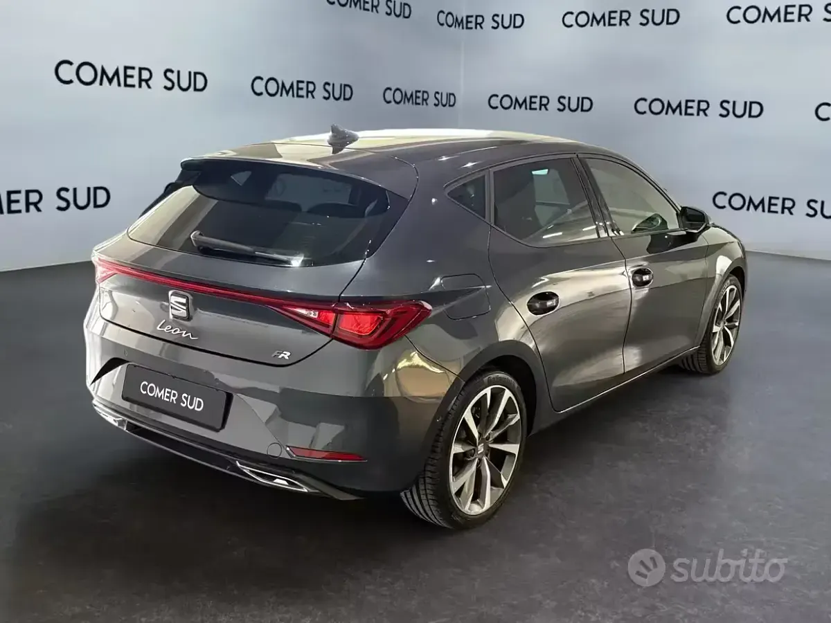 Usata Seat Leon FR 150 CV (110 kW) 2024 Grigio Berlina