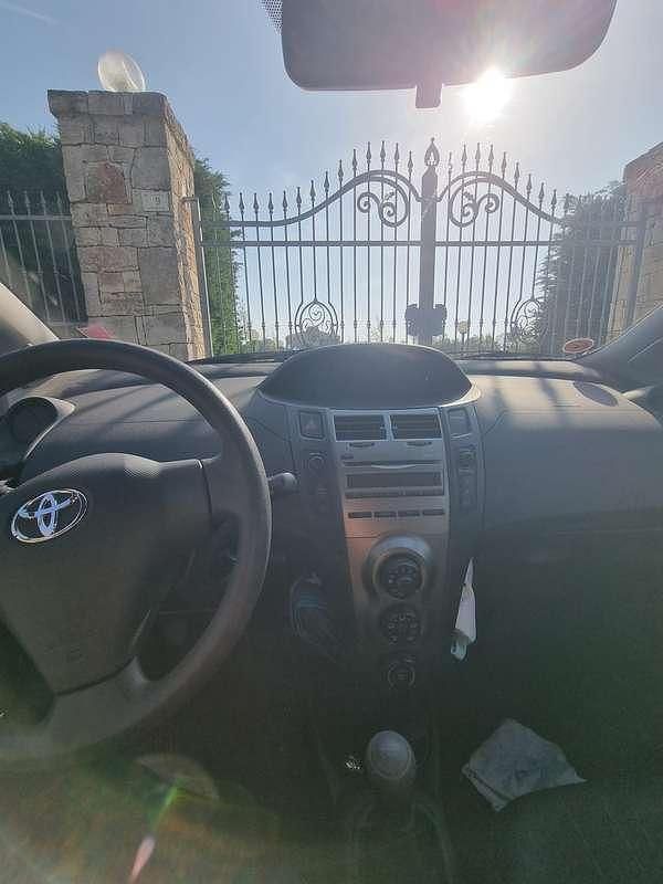 Usata Toyota Yaris 65 CV (47 kW) 2010 Utilitaria