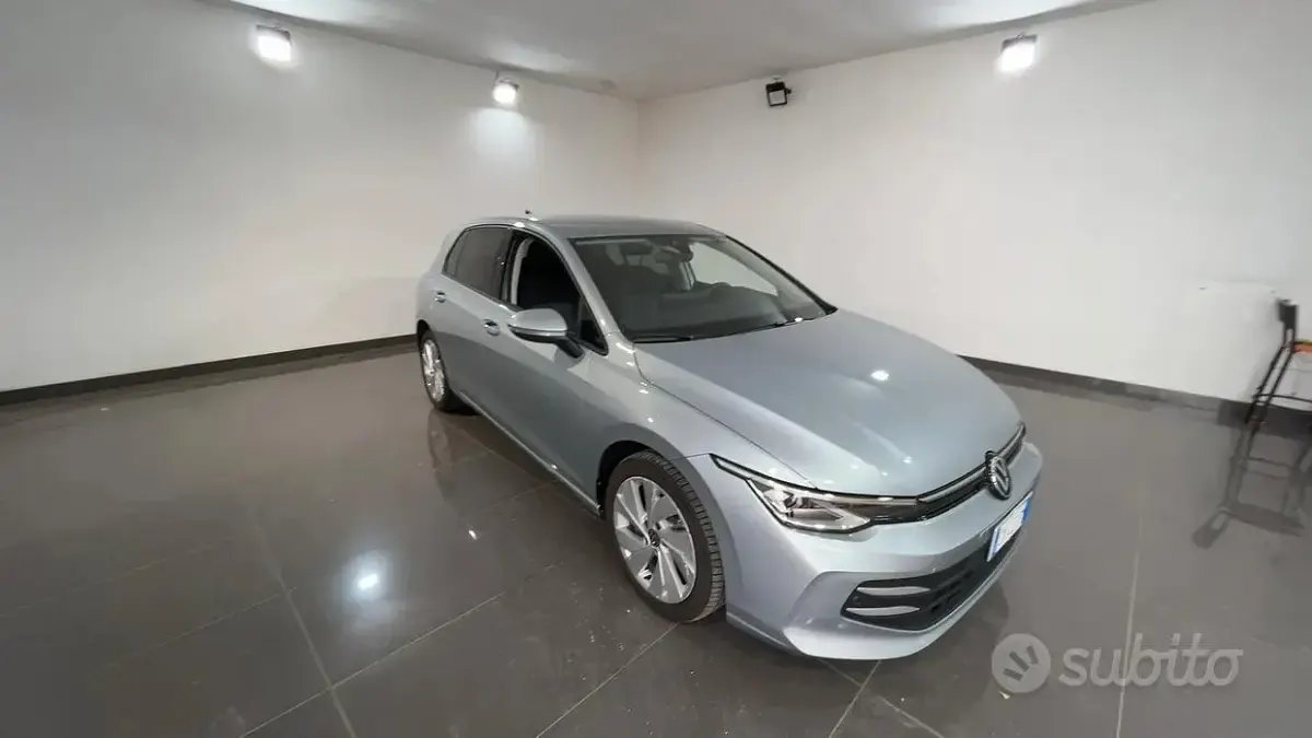 Usata VW Golf VIII 150 CV (110 kW) 2024 Grigio Berlina