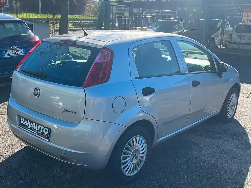 Usata Fiat Punto 77 CV (56 kW) 2016 Argento Utilitaria