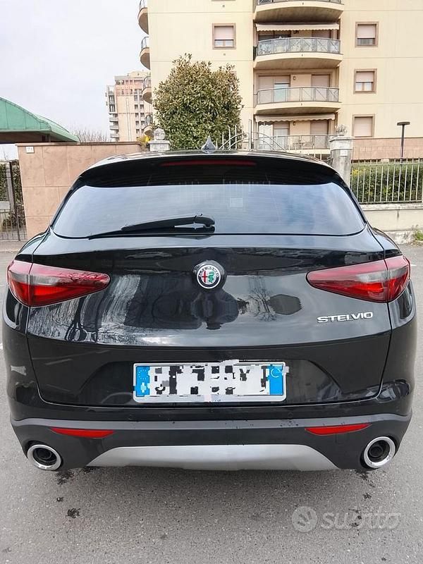 Usata Alfa Romeo Stelvio Super 190 CV (139 kW) 2020 Nero SUV