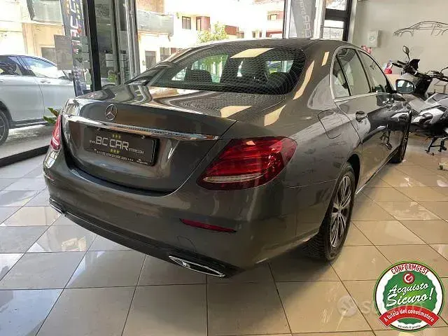 Gebraucht Mercedes E200 160 PS (117 kW) 2019 Grau Limousine