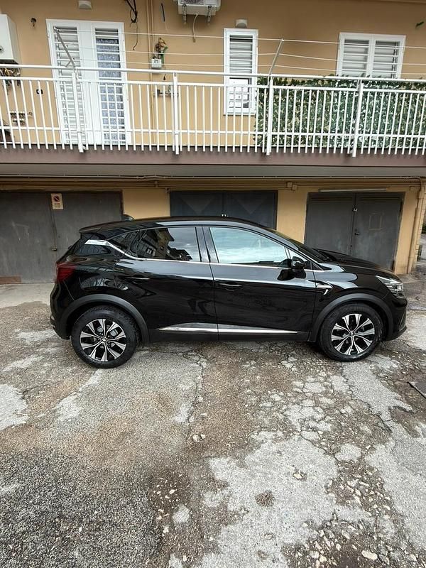 Usata Renault Captur Techno 101 CV (74 kW) 2024 Nero SUV