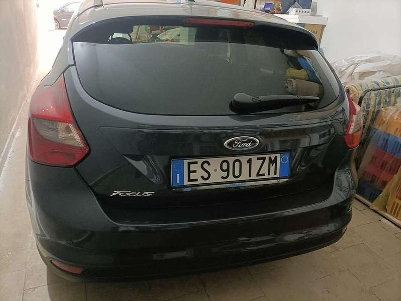 Usata Ford Focus Titanium 116 CV (85 kW) 2014 Blu/azzurro Berlina