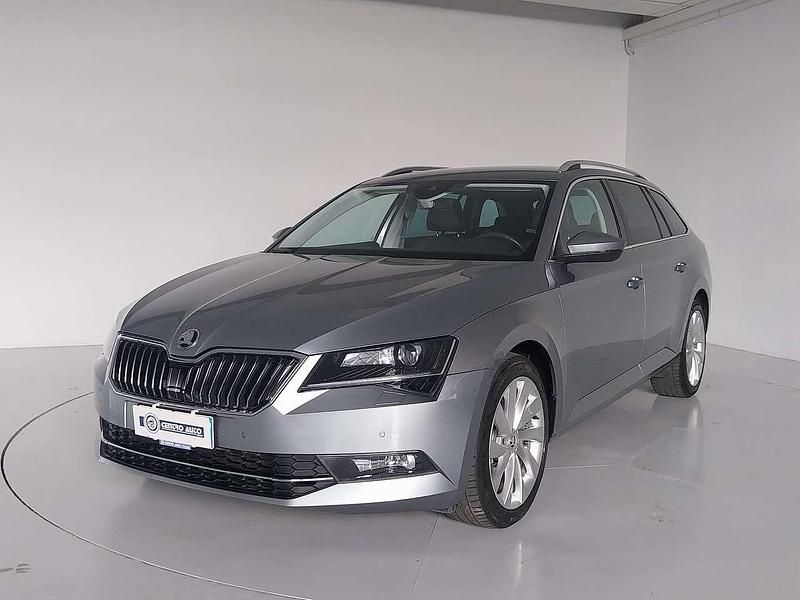 Usata Skoda Superb Executive 190 CV (139 kW) 2017 Grigio met. Station wagon