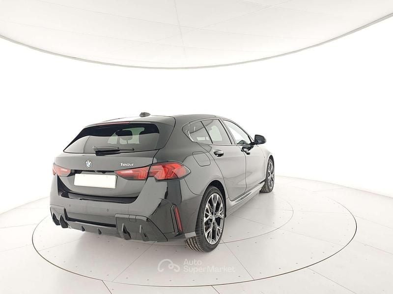 Usata BMW 120 M Sport 190 CV (139 kW) 2025 Nero Utilitaria