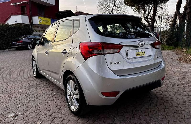 Usata Hyundai ix20 Comfort 90 CV (66 kW) 2012 Grigio Utilitaria