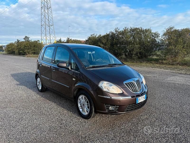 Usata Lancia Musa 77 CV (56 kW) 2009 Marrone Monovolume