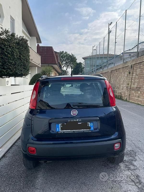 Usata Fiat Panda Lounge 75 CV (55 kW) 2013 Blu Utilitaria