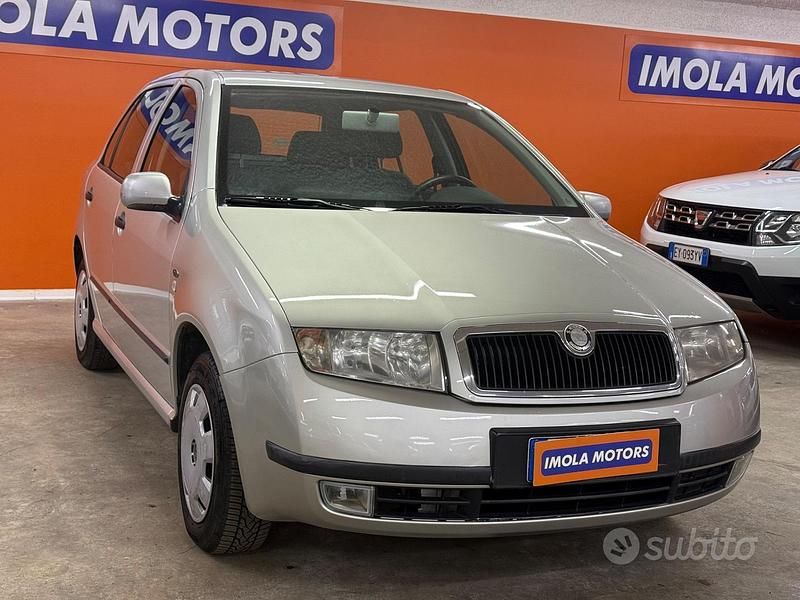Usata Skoda Fabia Comfort 68 CV (50 kW) 2001 Grigio Berlina