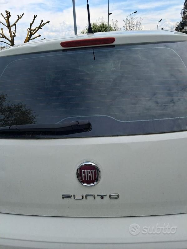 Usata Fiat Grande Punto 65 CV (47 kW) 2012 Bianco Utilitaria