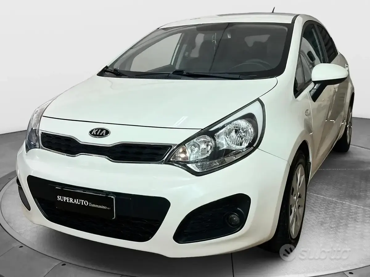 Usata Kia Rio EX 90 CV (66 kW) 2012 Nero Berlina
