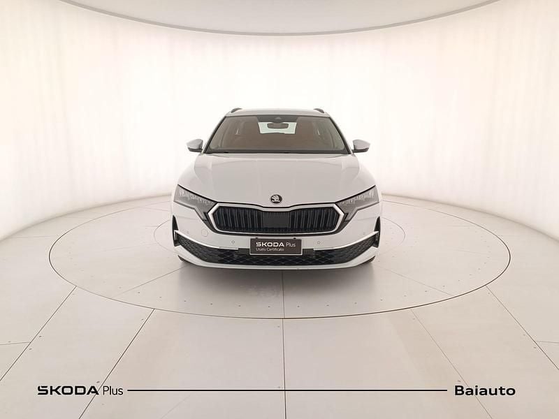Usata Skoda Octavia Executive 150 CV (110 kW) 2025 Bianco Station wagon