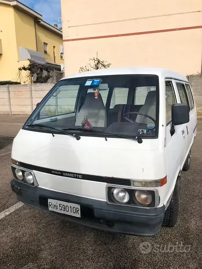 Usata Nissan Vanette 61 CV (44 kW) 1987 Bianco Monovolume