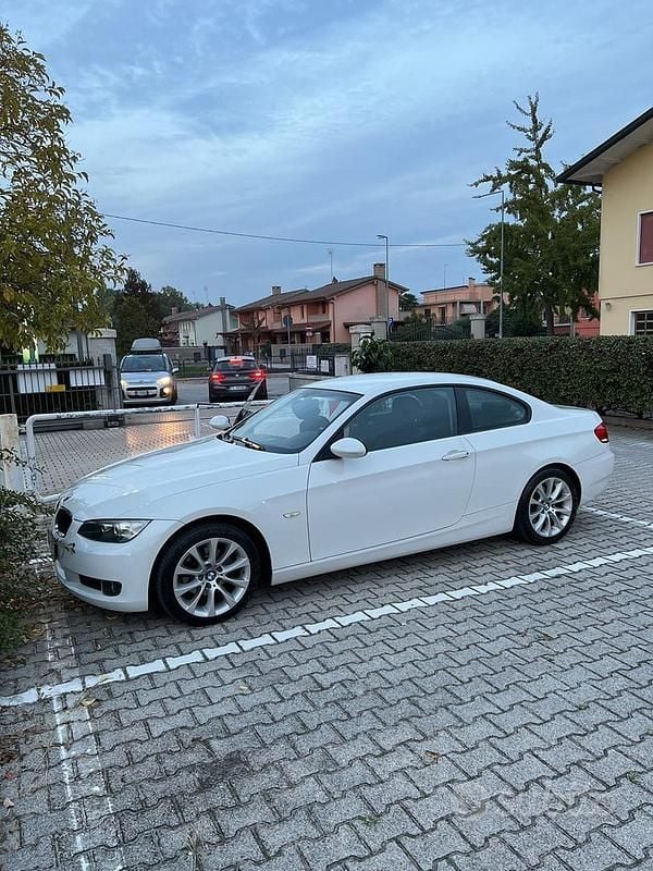 Usata BMW 320 2009 Bianco Coupé