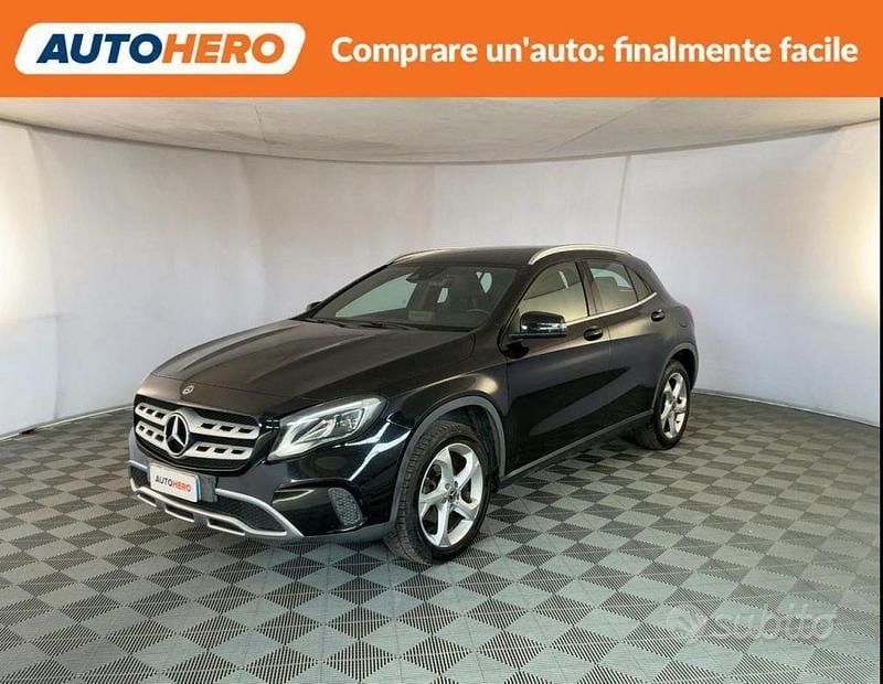 Usata Mercedes GLA200 135 CV (99 kW) 2017 Nero SUV