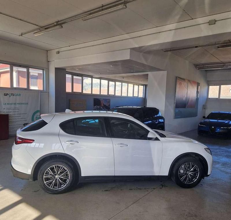 Usata Alfa Romeo Stelvio Business 160 CV (117 kW) 2020 Bianco SUV
