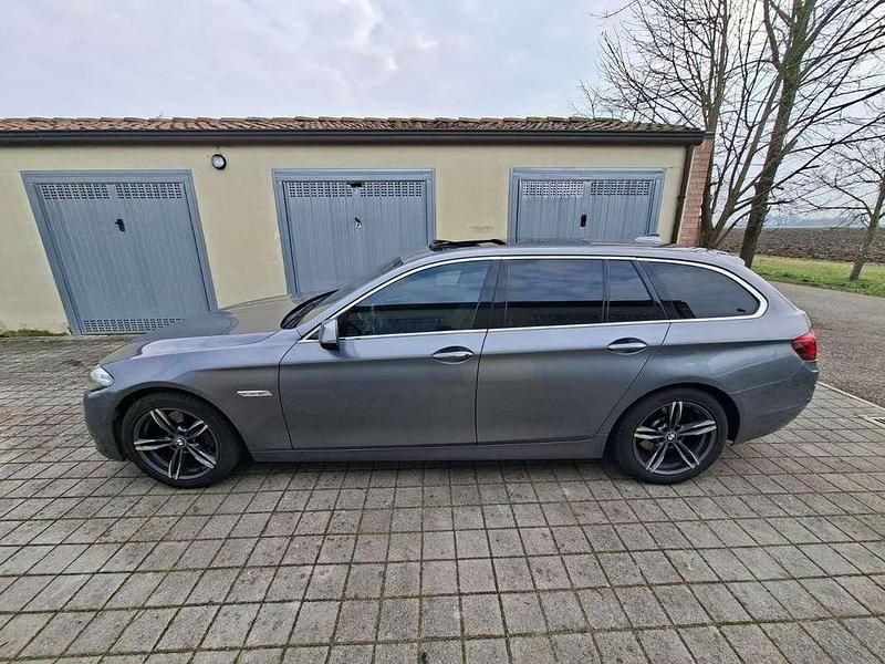 Usata BMW 525 Luxury Line 218 CV (160 kW) 2015 Grigio Station wagon