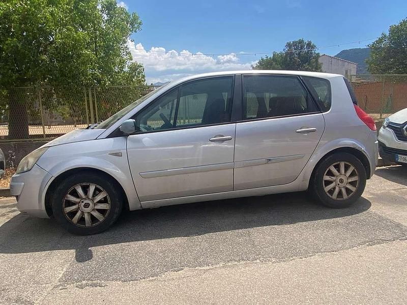 Grigio Usata 2009 Renault Scénic II Dynamique Monovolume | 1000 € (Ottimo prezzo) - Immagine 1/4