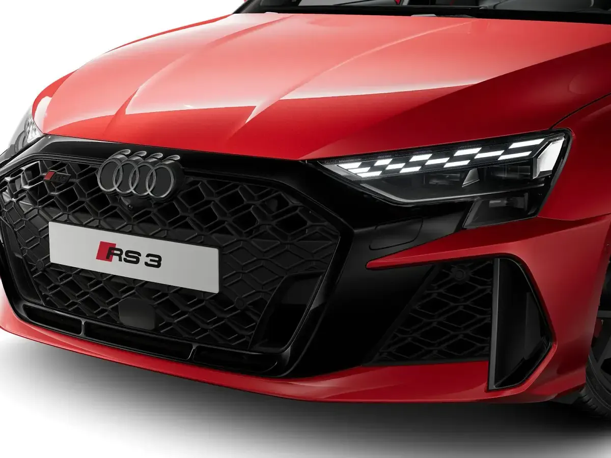 Nuova Audi RS3 Comfort 400 CV (294 kW) 2026 Rosso progressivo metallizzato Berlina