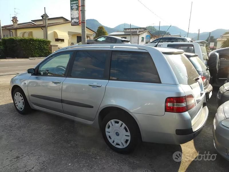 Usata Fiat Stilo 120 CV (88 kW) 2008 Grigio Station wagon