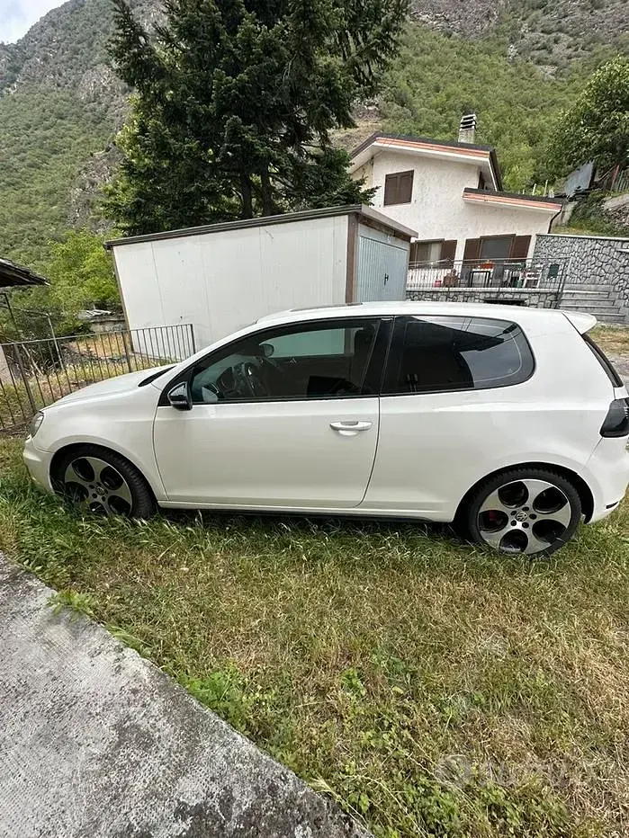 Usata VW Golf VI GTI 211 CV (155 kW) 2009 Bianco Utilitaria