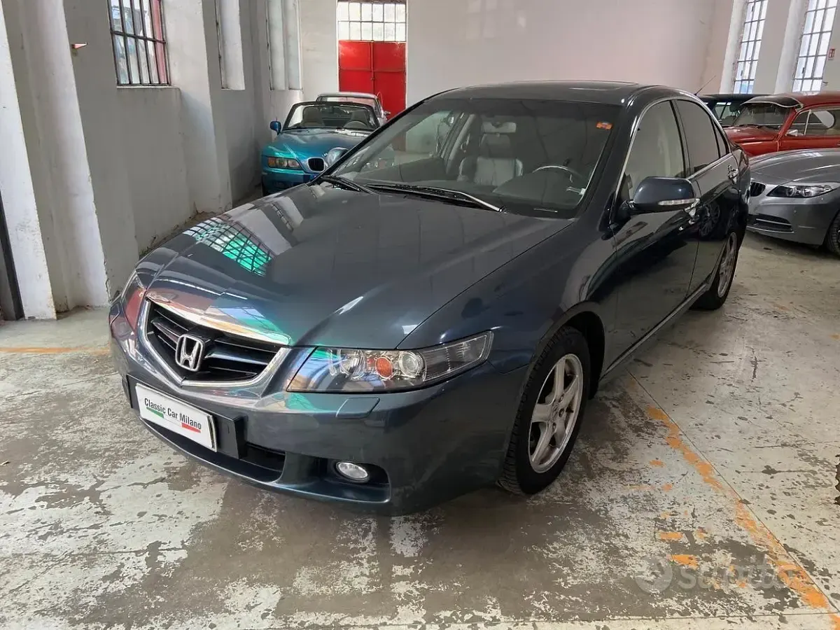 Usata Honda Accord 190 CV (139 kW) 2004 Grigio Berlina
