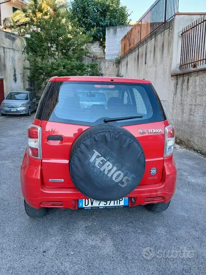 Usata Daihatsu Terios 105 CV (77 kW) 2009 Rosso SUV