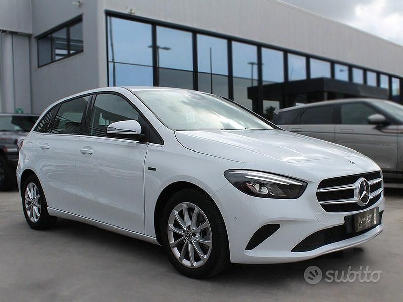 Bianco Usata 2022 Mercedes B250e Monovolume | 25.990 € (Super prezzo) - Immagine 1/4