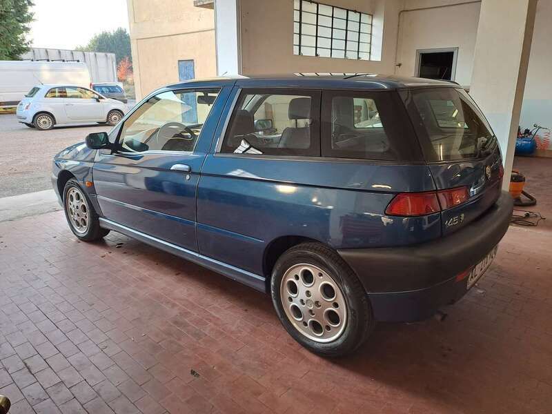 Usata Alfa Romeo 145 120 CV (88 kW) 1997 Blu/azzurro Utilitaria