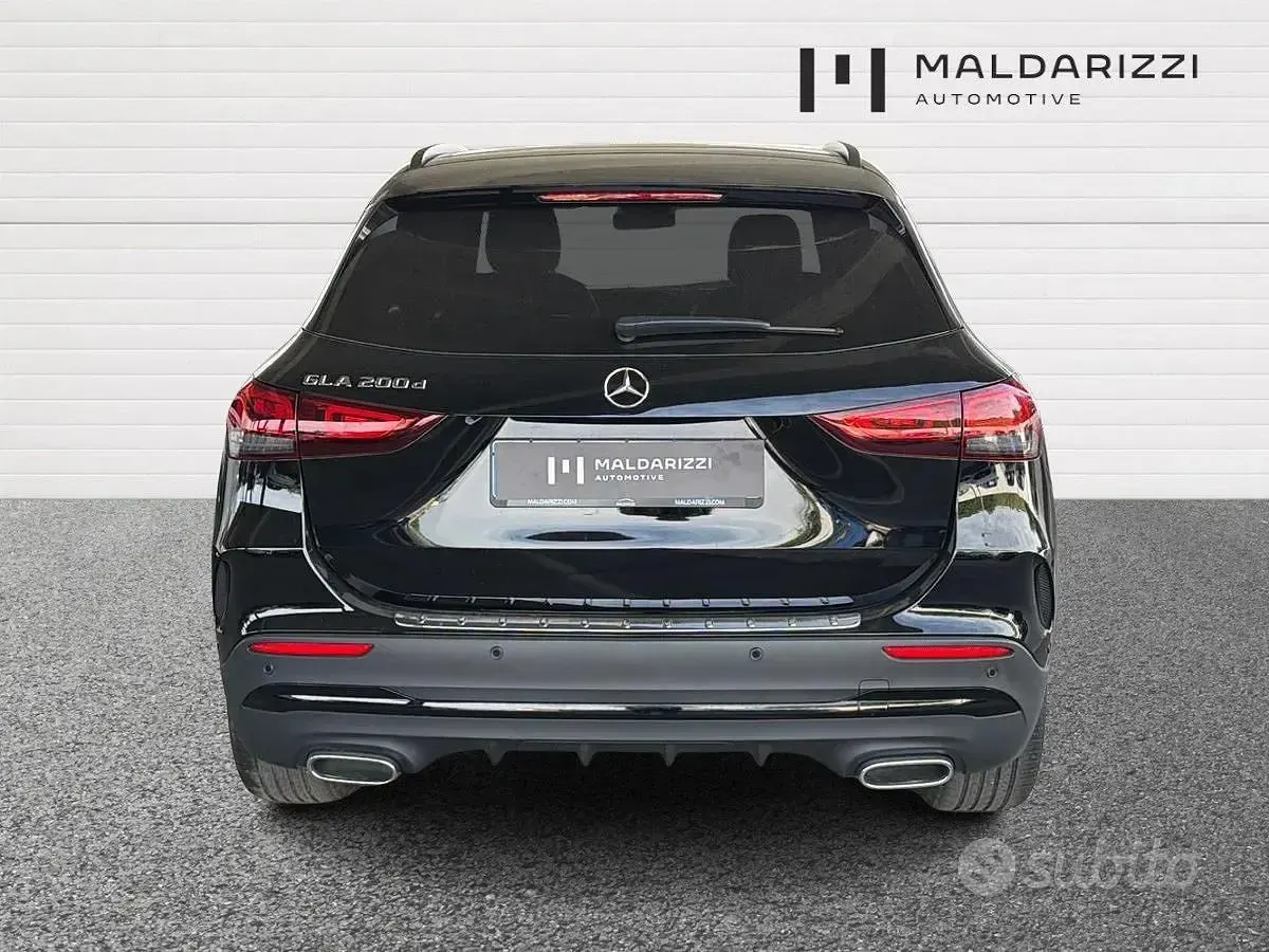 Usata Mercedes GLA200 Premium 150 CV (110 kW) 2023 Nero SUV