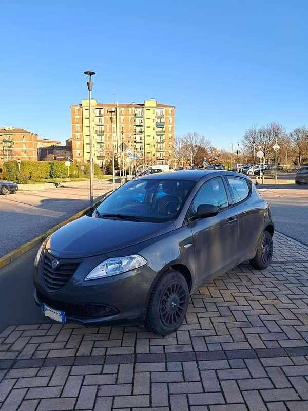 Usata Lancia Ypsilon Silver 80 CV (58 kW) 2014 Utilitaria