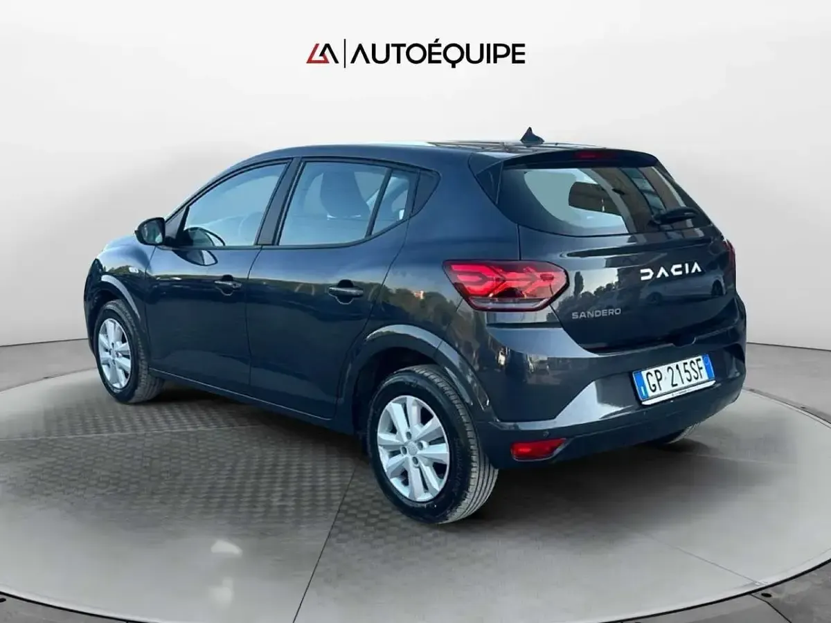 Usata Dacia Sandero Expression 101 CV (74 kW) 2023 Grigio Berlina