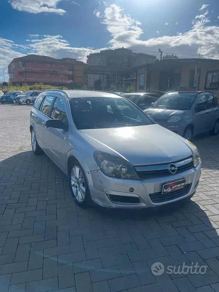 Begagnad Opel Astra 101 HK (74 kW) 2006 Grå Kombi