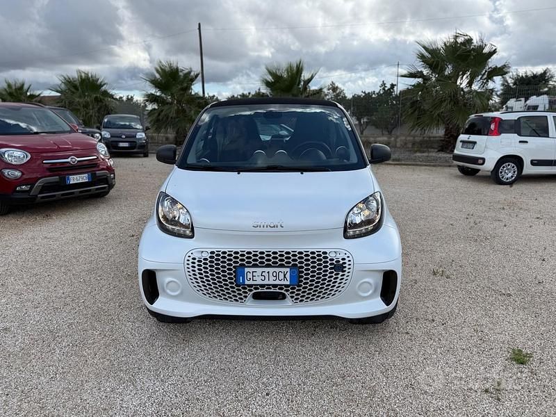 Bianco Usata 2021 Smart ForTwo Coupé Passion Due volumi | 11.700 € - Immagine 1/4