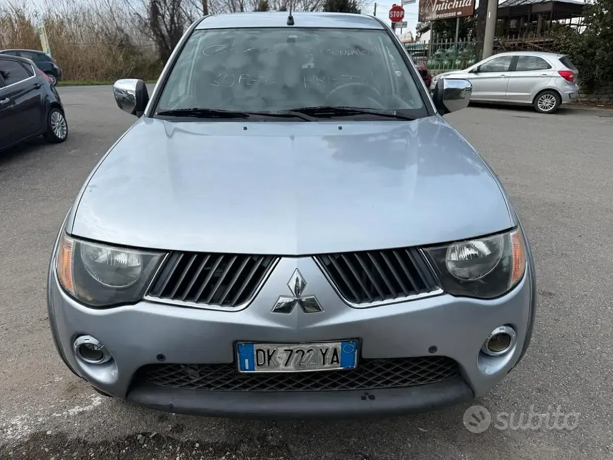 Occasion Mitsubishi L200 Invite 136 ch (100 kW) 2007 Gris Pick-up