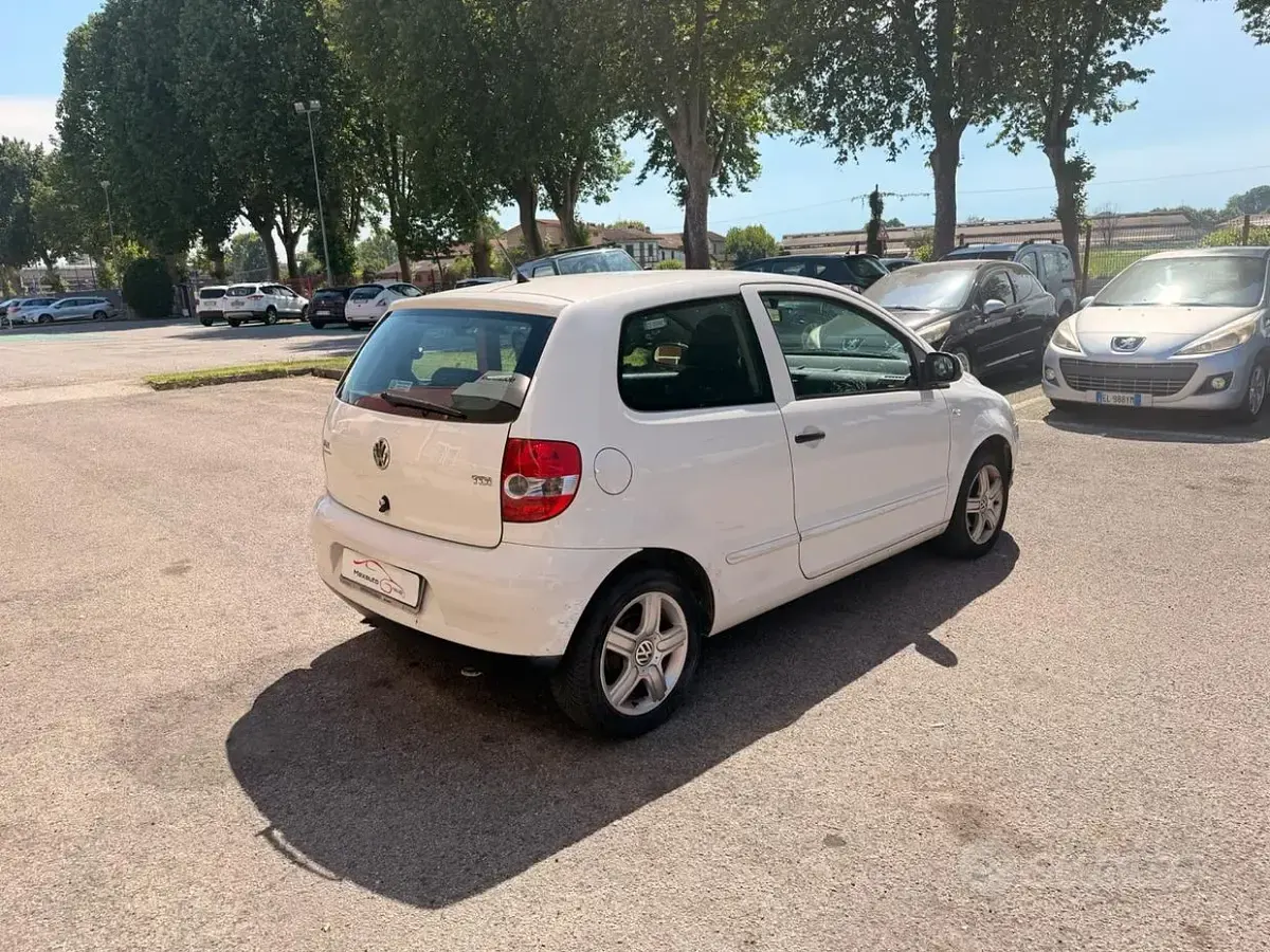 Usata VW Fox Sport 69 CV (50 kW) 2009 Bianco Utilitaria