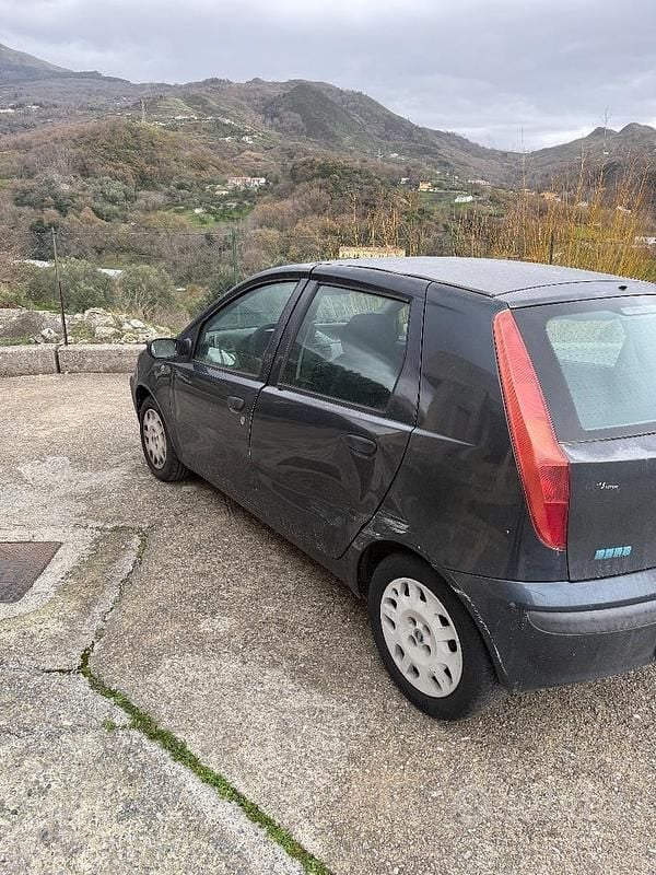 Usata Fiat Punto 2000 Blu Utilitaria
