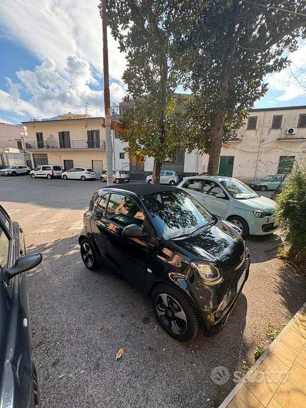 Usata Smart ForTwo Coupé Passion 41 kW (56 CV) 2020 Nero Utilitaria