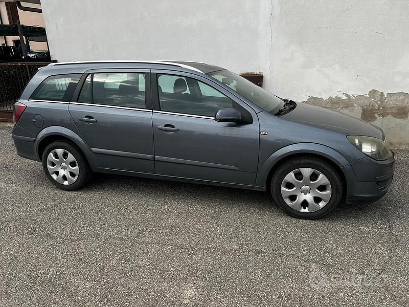 Usata Opel Astra 101 CV (74 kW) 2007 Station wagon