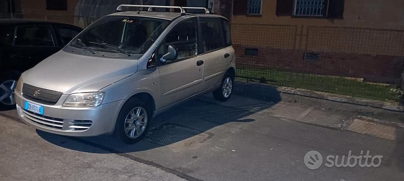 Usata Fiat Multipla 103 CV (75 kW) 2007 Grigio Monovolume