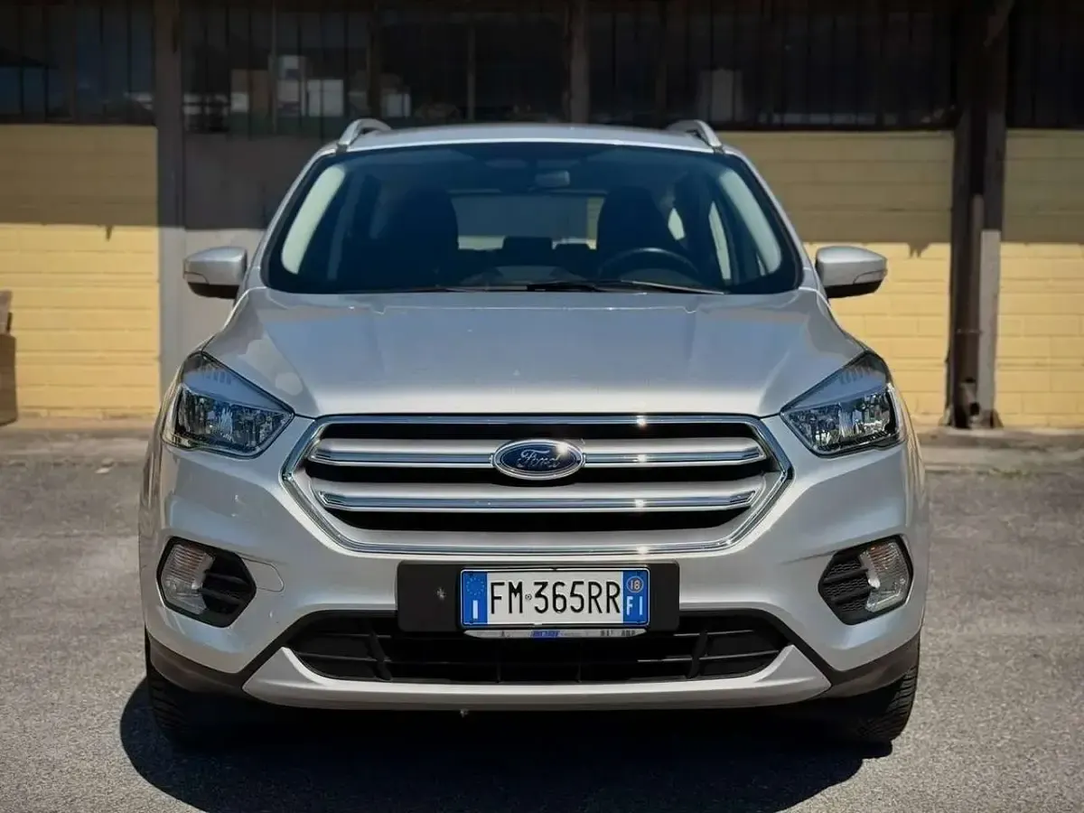 Usata Ford Kuga Business Edition 120 CV (88 kW) 2018 Argento SUV