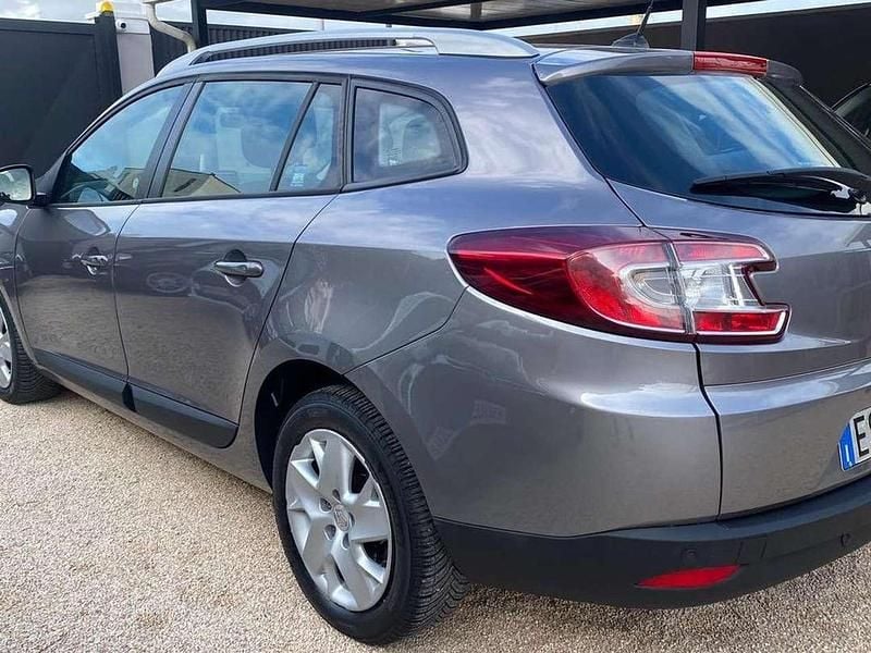 Usata Renault Mégane III 110 CV (80 kW) 2013 Grigio Station wagon