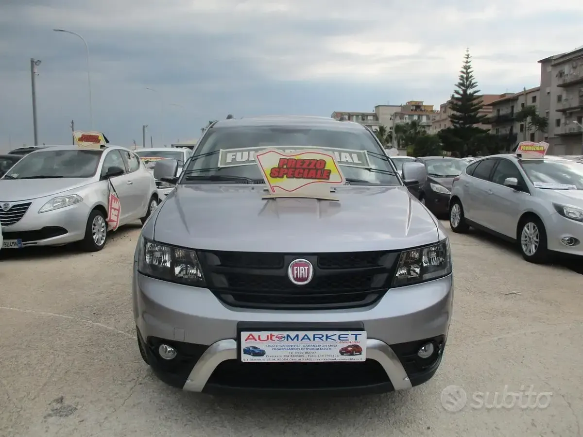 Usata Fiat Freemont 140 CV (102 kW) 2015 Grigio SUV