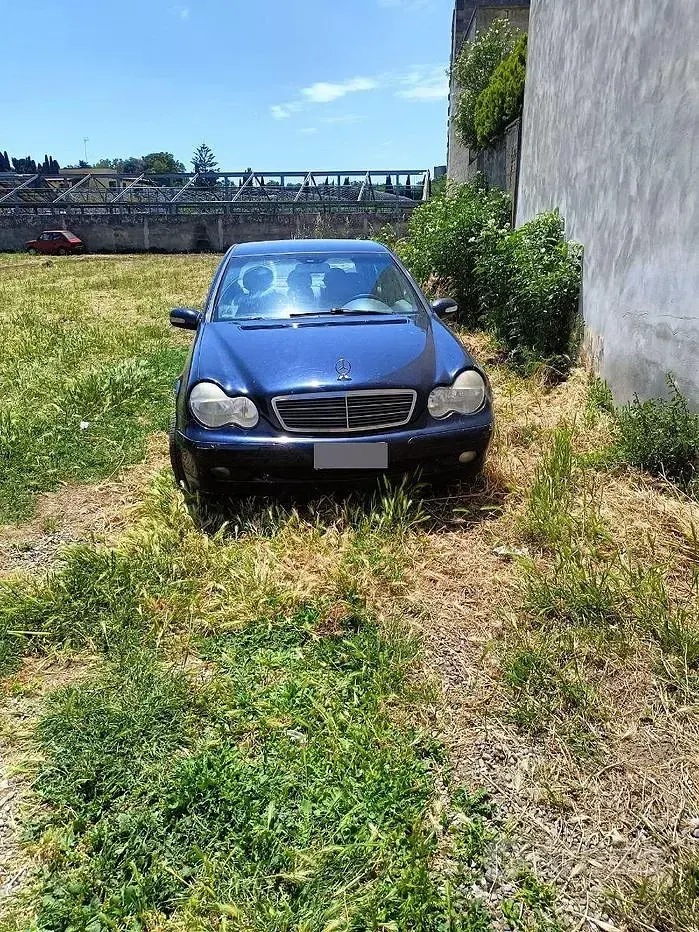 Usata Mercedes C220 143 CV (105 kW) 2001 Blu Berlina