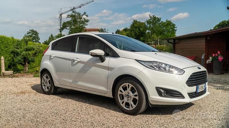 Usata Ford Fiesta 2015 Bianco Utilitaria