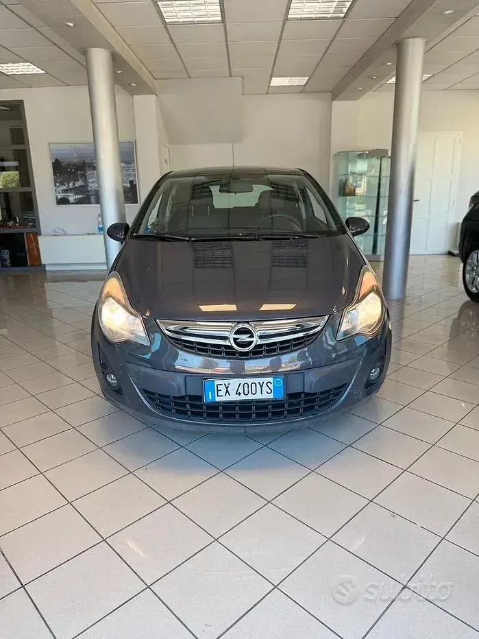 Usata Opel Corsa 85 CV (62 kW) 2014 Grigio Utilitaria