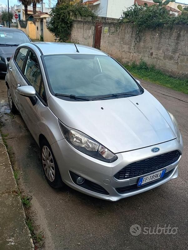Usata Ford Fiesta 2015 Grigio Utilitaria