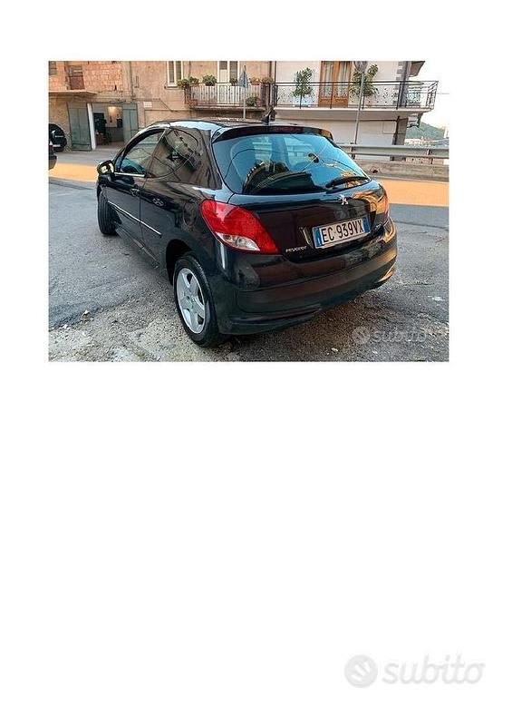 Gebraucht Peugeot 207 68 PS (50 kW) 2010 Limousine
